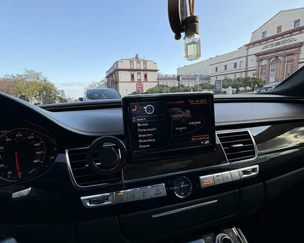 Синий Ауди А8, объемом двигателя 3 л и пробегом 215 тыс. км за 15500 $, фото 10 на Automoto.ua