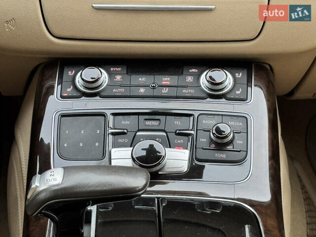 Синій Ауді A8, об'ємом двигуна 3.99 л та пробігом 136 тис. км за 16300 $, фото 26 на Automoto.ua