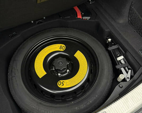 Синий Ауди А8, объемом двигателя 3 л и пробегом 162 тыс. км за 19500 $, фото 29 на Automoto.ua