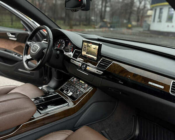 Синий Ауди А8, объемом двигателя 3 л и пробегом 162 тыс. км за 19500 $, фото 10 на Automoto.ua