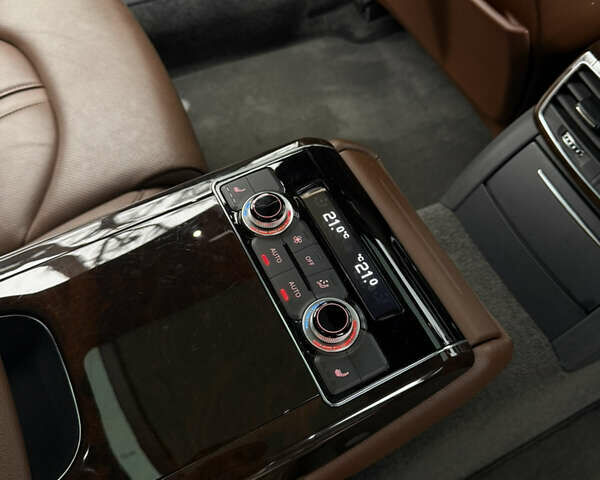 Синий Ауди А8, объемом двигателя 3 л и пробегом 162 тыс. км за 19500 $, фото 22 на Automoto.ua