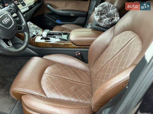 Синий Ауди А8, объемом двигателя 4 л и пробегом 240 тыс. км за 19250 $, фото 10 на Automoto.ua