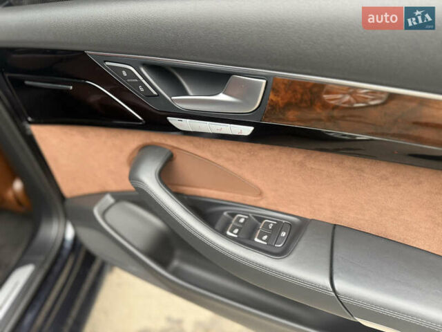 Синий Ауди А8, объемом двигателя 4 л и пробегом 240 тыс. км за 19250 $, фото 11 на Automoto.ua