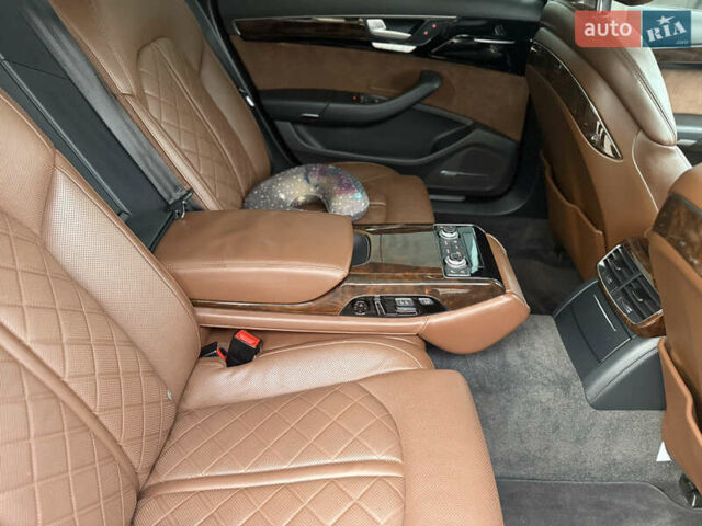 Синий Ауди А8, объемом двигателя 4 л и пробегом 240 тыс. км за 19250 $, фото 13 на Automoto.ua