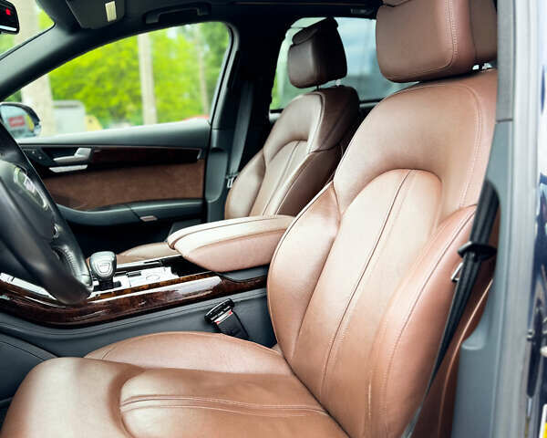 Синий Ауди А8, объемом двигателя 3 л и пробегом 55 тыс. км за 31400 $, фото 8 на Automoto.ua