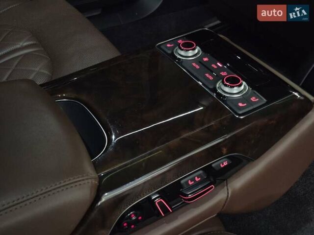 Синий Ауди А8, объемом двигателя 4 л и пробегом 239 тыс. км за 23499 $, фото 14 на Automoto.ua