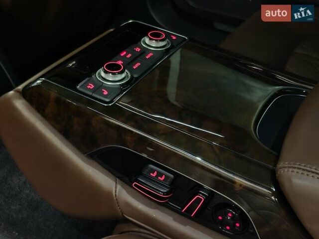 Синий Ауди А8, объемом двигателя 4 л и пробегом 239 тыс. км за 23499 $, фото 11 на Automoto.ua