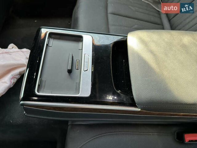 Синий Ауди А8, объемом двигателя 3 л и пробегом 46 тыс. км за 39700 $, фото 31 на Automoto.ua