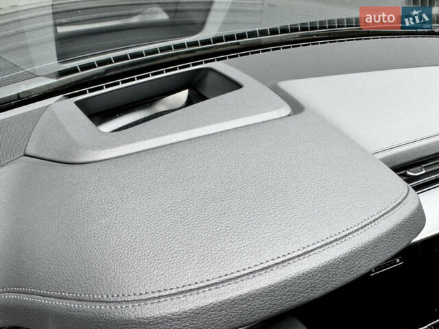 Ауди А8 2022 в Киеве на Automoto.ua Синий Ауди А8, объемом двигателя 3 л и пробегом 54 тыс. км за 69900 $, фото 44 на Automoto.ua