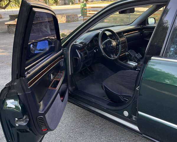 Зелений Ауді A8, об'ємом двигуна 3.7 л та пробігом 280 тис. км за 5600 $, фото 17 на Automoto.ua