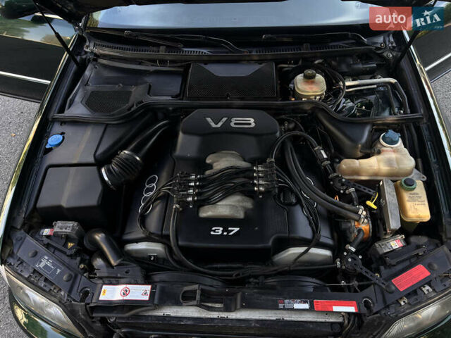 Зелений Ауді A8, об'ємом двигуна 3.7 л та пробігом 280 тис. км за 5600 $, фото 13 на Automoto.ua
