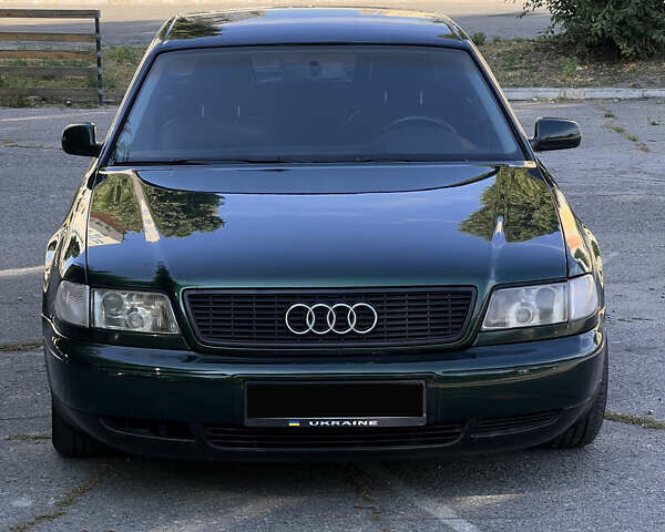 Зелений Ауді A8, об'ємом двигуна 3.7 л та пробігом 280 тис. км за 5600 $, фото 2 на Automoto.ua