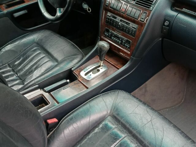 Зелений Ауді A8, об'ємом двигуна 2.5 л та пробігом 270 тис. км за 1999 $, фото 6 на Automoto.ua