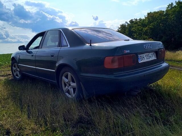 Зеленый Ауди А8, объемом двигателя 2.5 л и пробегом 500 тыс. км за 5500 $, фото 2 на Automoto.ua