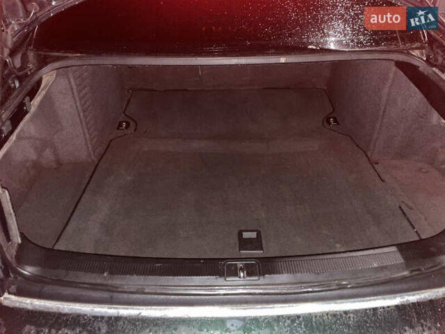 Зелений Ауді A8, об'ємом двигуна 2.5 л та пробігом 338 тис. км за 3700 $, фото 5 на Automoto.ua
