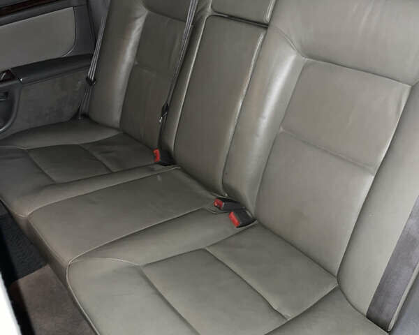 Зелений Ауді A8, об'ємом двигуна 2.5 л та пробігом 338 тис. км за 3700 $, фото 4 на Automoto.ua