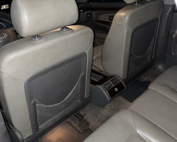 Зелений Ауді A8, об'ємом двигуна 2.5 л та пробігом 338 тис. км за 3700 $, фото 3 на Automoto.ua