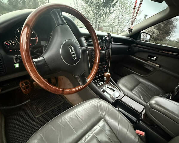 Зелений Ауді A8, об'ємом двигуна 3.3 л та пробігом 320 тис. км за 6500 $, фото 36 на Automoto.ua