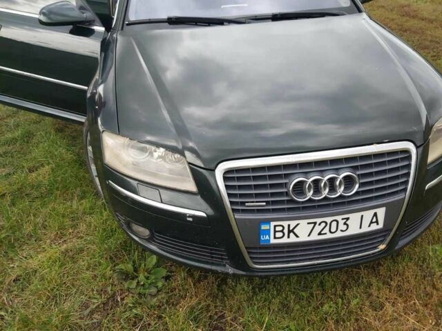 Зеленый Ауди А8, объемом двигателя 4.2 л и пробегом 380 тыс. км за 9300 $, фото 2 на Automoto.ua