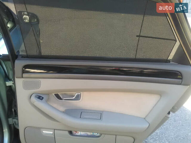 Зелений Ауді A8, об'ємом двигуна 2.97 л та пробігом 400 тис. км за 9900 $, фото 7 на Automoto.ua