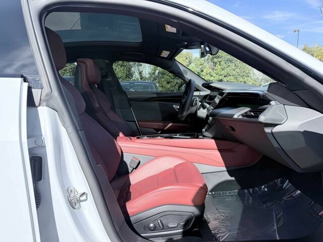 Белый Ауди Другая, объемом двигателя 0 л и пробегом 13 тыс. км за 35000 $, фото 10 на Automoto.ua