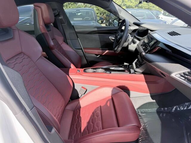 Белый Ауди Другая, объемом двигателя 0 л и пробегом 13 тыс. км за 35000 $, фото 8 на Automoto.ua