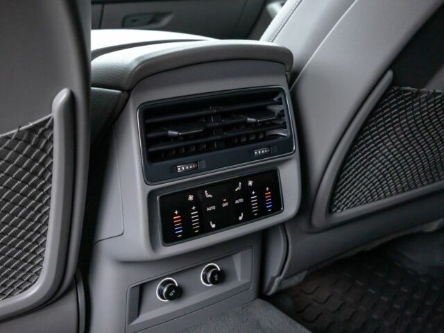 Белый Ауди Другая, объемом двигателя 3 л и пробегом 150 тыс. км за 48888 $, фото 6 на Automoto.ua