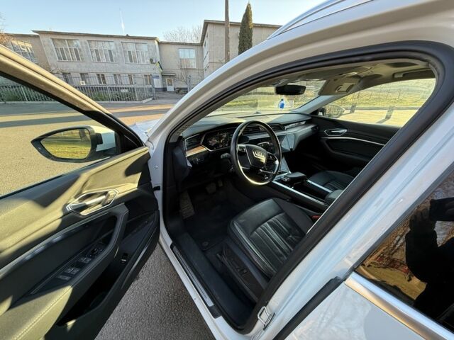 Белый Ауди Другая, объемом двигателя 0 л и пробегом 120 тыс. км за 29000 $, фото 13 на Automoto.ua