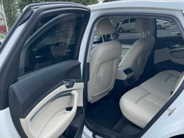 Белый Ауди Другая, объемом двигателя 0 л и пробегом 34 тыс. км за 39999 $, фото 6 на Automoto.ua