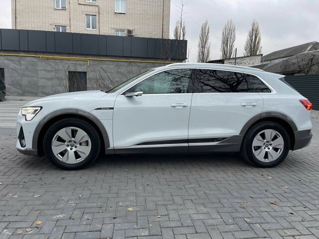 Белый Ауди Другая, объемом двигателя 0 л и пробегом 76 тыс. км за 33700 $, фото 5 на Automoto.ua