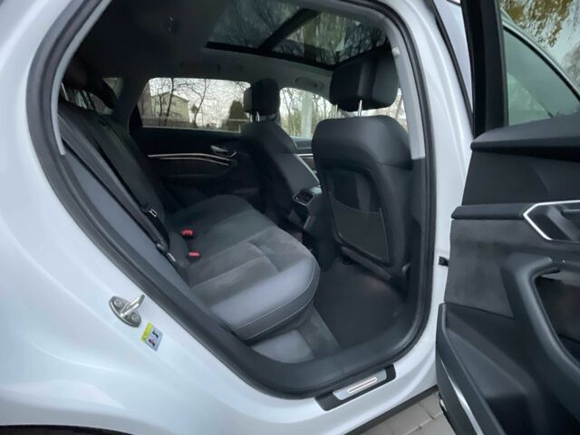 Белый Ауди Другая, объемом двигателя 0 л и пробегом 76 тыс. км за 33700 $, фото 15 на Automoto.ua