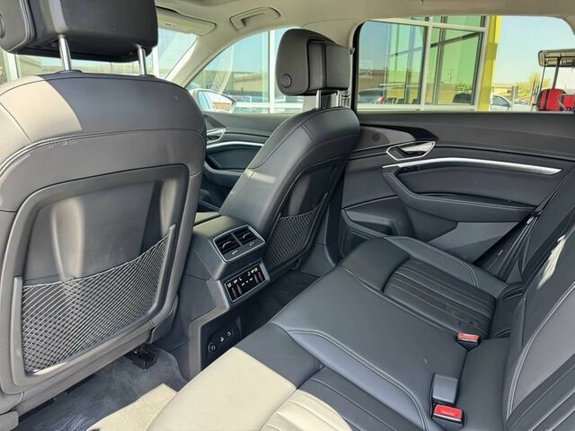 Белый Ауди Другая, объемом двигателя 0 л и пробегом 11 тыс. км за 21000 $, фото 13 на Automoto.ua