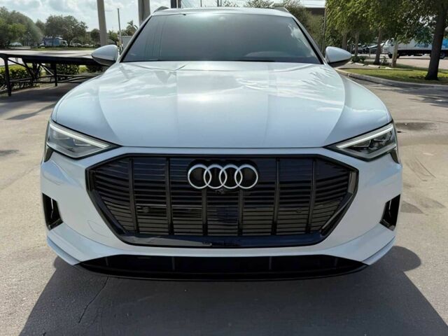 Білий Ауді Інша, об'ємом двигуна 0 л та пробігом 22 тис. км за 26568 $, фото 1 на Automoto.ua