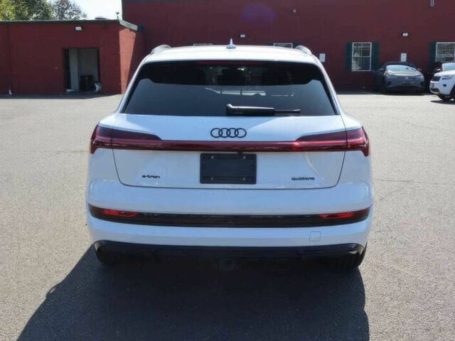 Белый Ауди Другая, объемом двигателя 0 л и пробегом 14 тыс. км за 12500 $, фото 6 на Automoto.ua