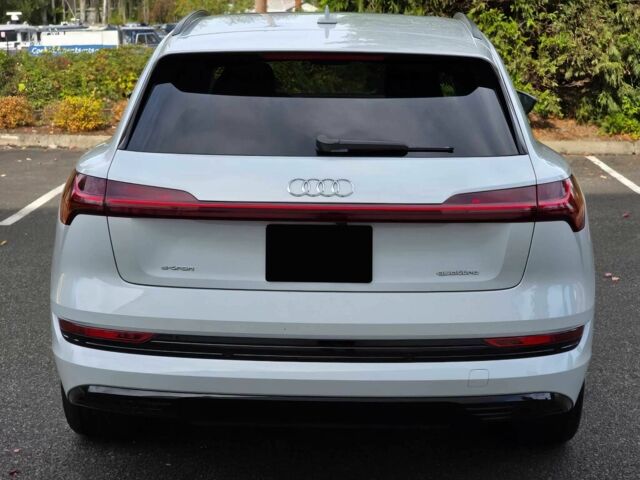 Білий Ауді Інша, об'ємом двигуна 0 л та пробігом 11 тис. км за 20000 $, фото 5 на Automoto.ua