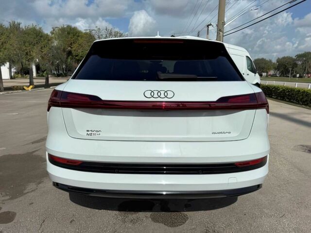 Білий Ауді Інша, об'ємом двигуна 0 л та пробігом 22 тис. км за 26568 $, фото 4 на Automoto.ua