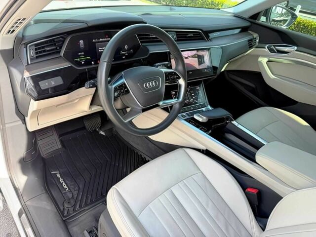 Білий Ауді Інша, об'ємом двигуна 0 л та пробігом 22 тис. км за 26568 $, фото 6 на Automoto.ua