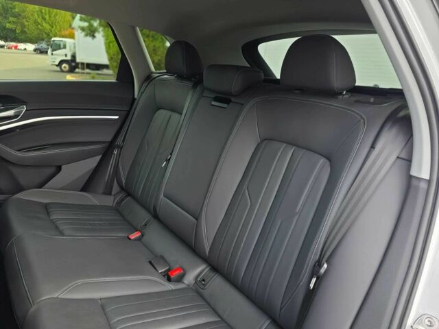 Білий Ауді Інша, об'ємом двигуна 0 л та пробігом 11 тис. км за 20000 $, фото 16 на Automoto.ua