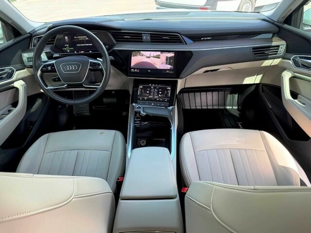 Білий Ауді Інша, об'ємом двигуна 0 л та пробігом 22 тис. км за 26568 $, фото 7 на Automoto.ua