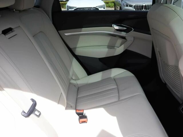 Білий Ауді Інша, об'ємом двигуна 0 л та пробігом 19 тис. км за 13000 $, фото 9 на Automoto.ua