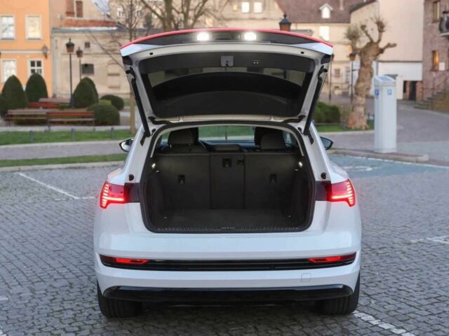 Белый Ауди Другая, объемом двигателя 2 л и пробегом 41 тыс. км за 21500 $, фото 17 на Automoto.ua