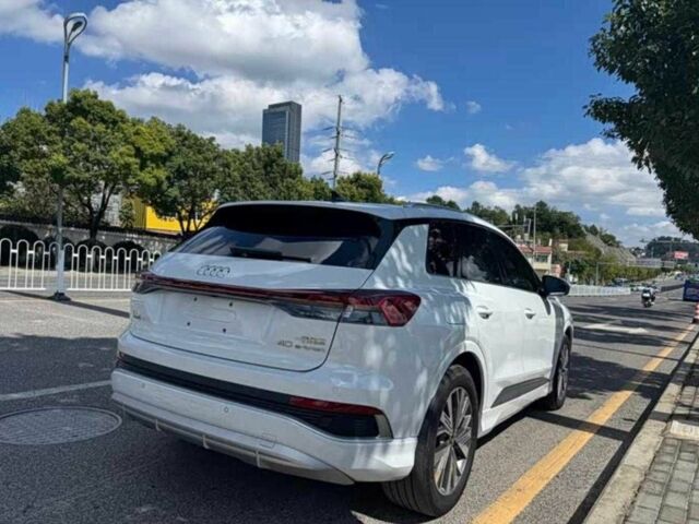 Белый Ауди Другая, объемом двигателя 0 л и пробегом 27 тыс. км за 22000 $, фото 2 на Automoto.ua