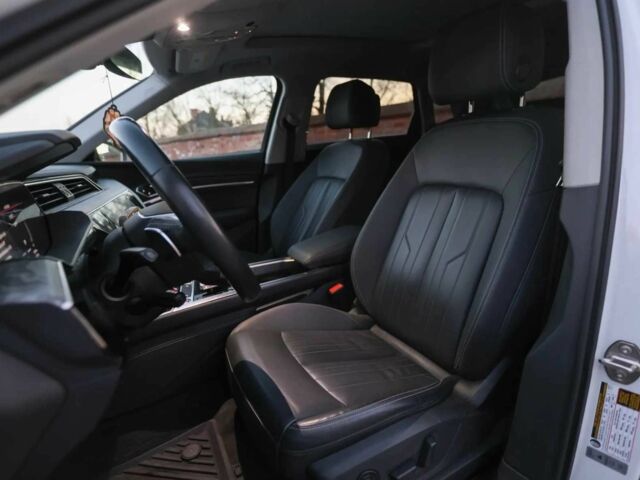 Белый Ауди Другая, объемом двигателя 0 л и пробегом 41 тыс. км за 20000 $, фото 14 на Automoto.ua