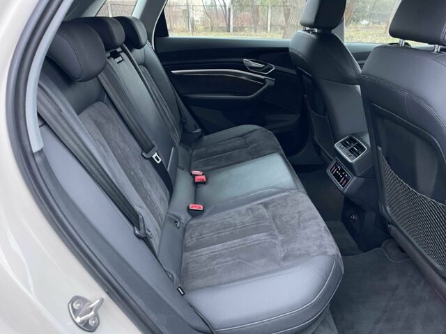 Бежевый Ауди Другая, объемом двигателя 0 л и пробегом 79 тыс. км за 33700 $, фото 20 на Automoto.ua