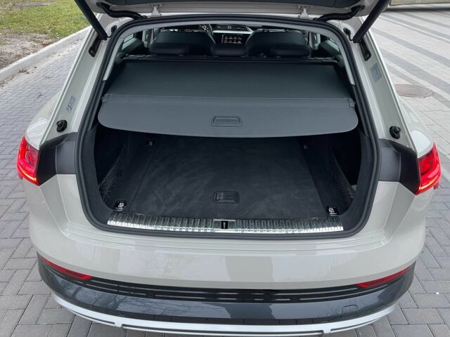 Бежевый Ауди Другая, объемом двигателя 0 л и пробегом 79 тыс. км за 33700 $, фото 6 на Automoto.ua