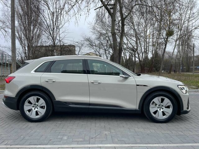 Бежевый Ауди Другая, объемом двигателя 0 л и пробегом 79 тыс. км за 33700 $, фото 4 на Automoto.ua