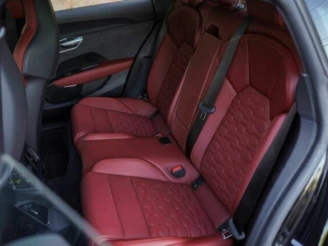 Черный Ауди Другая, объемом двигателя 0 л и пробегом 28 тыс. км за 35000 $, фото 16 на Automoto.ua