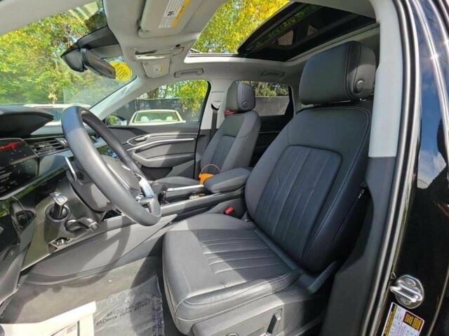 Черный Ауди Другая, объемом двигателя 0 л и пробегом 23 тыс. км за 78000 $, фото 6 на Automoto.ua