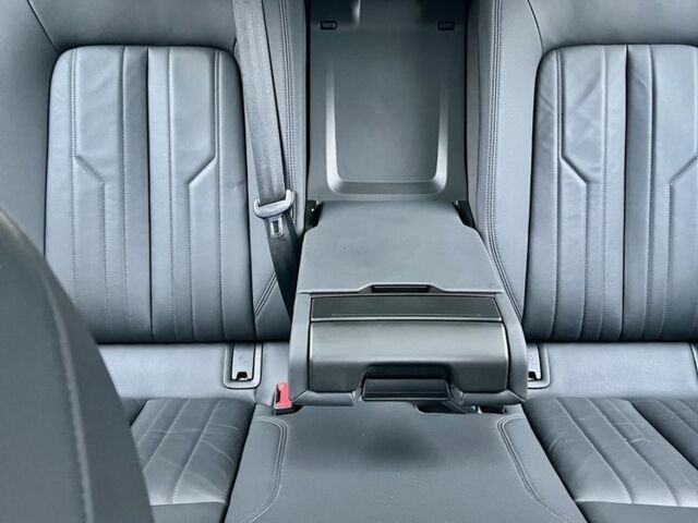 Чорний Ауді Інша, об'ємом двигуна 0 л та пробігом 204 тис. км за 21900 $, фото 5 на Automoto.ua