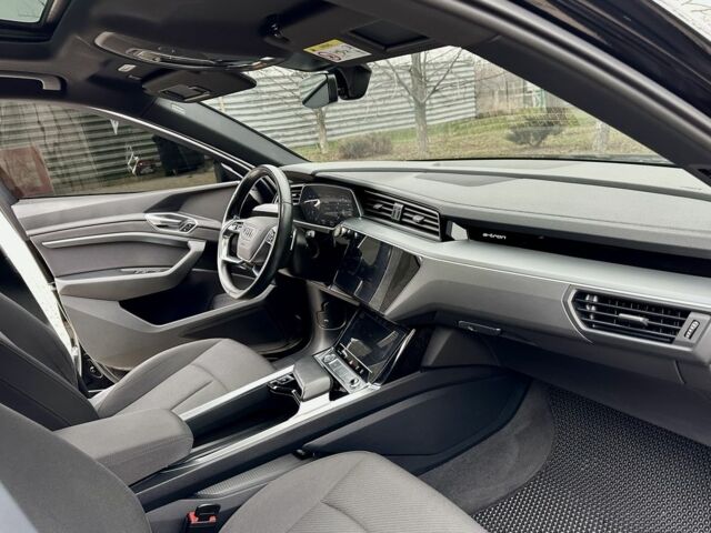 Чорний Ауді Інша, об'ємом двигуна 0 л та пробігом 180 тис. км за 25000 $, фото 8 на Automoto.ua